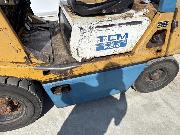 #5082-•-tcm-fvd25-forklift-image-14
