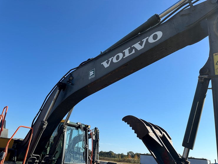 #32825-•-volvo-ec200e-crawler-excavator-image-51