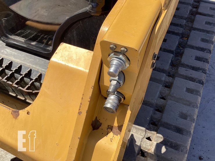 2020-caterpillar-259d3-image-11