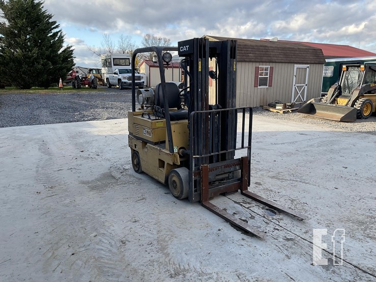 1990-caterpillar-t50d-image-6