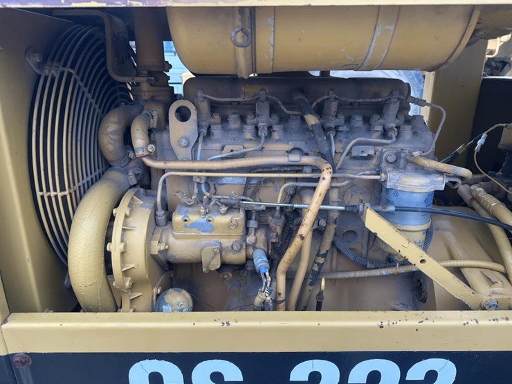 2017-caterpillar-cs-323-image-19