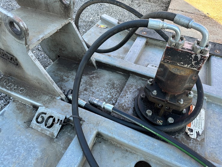 #32831-•-bush-master-60"-excavator-cutter-image-6