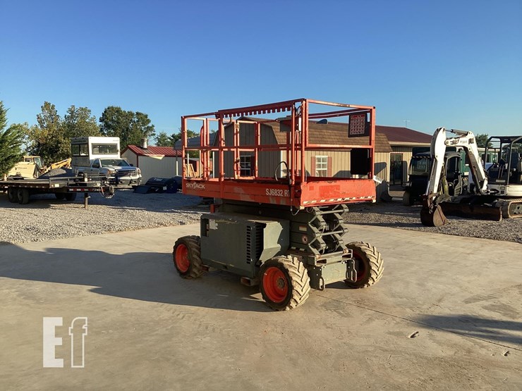 2016-skyjack-sj6832rt-image-6