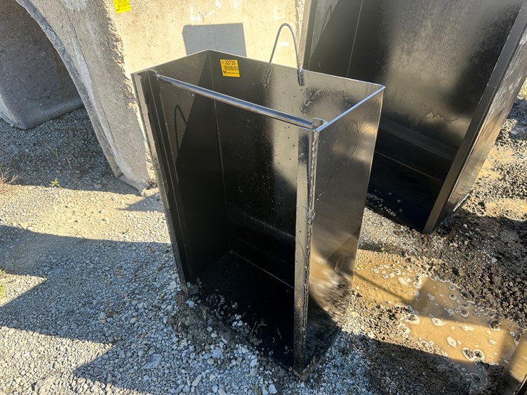 #32730-•-2'x3'-flashboard-pipe-riser-image-1