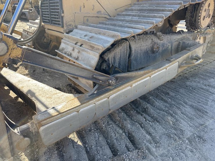 2012-caterpillar-d6t-image-11