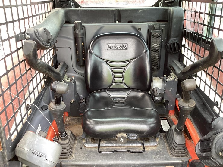 2022-kubota-ssv75-image-12
