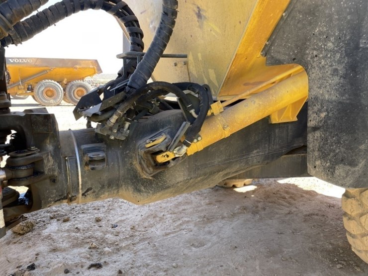 2021-komatsu-hm400-image-14