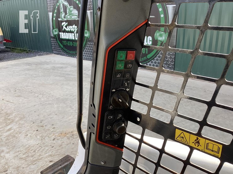 2021-bobcat-t64-image-17