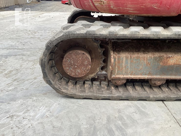 2013-takeuchi-tb180fr-image-13