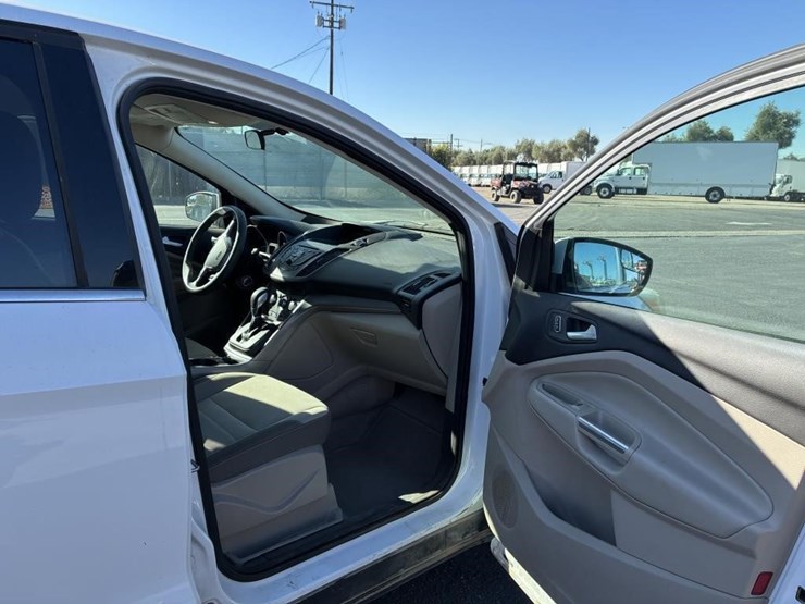 2015-ford-escape-image-9