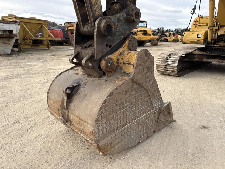 2004-caterpillar-325cl-image-9