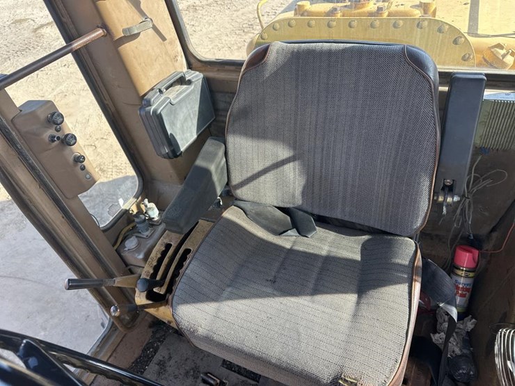 1984-caterpillar-140g-image-41