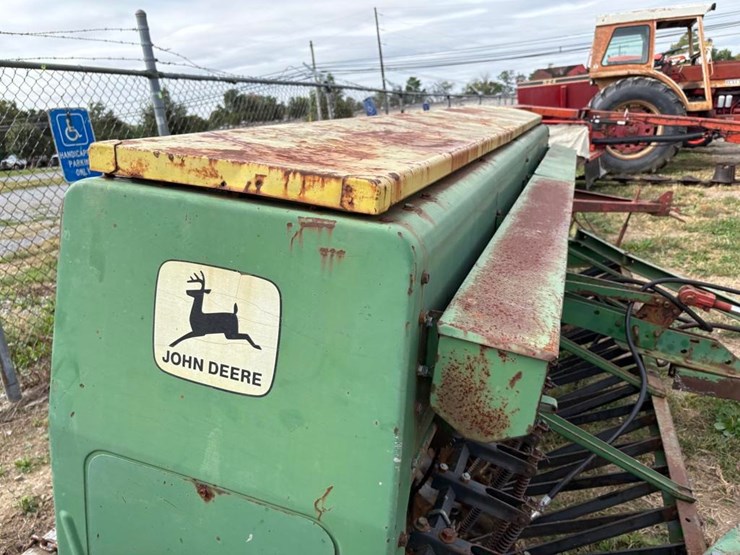 john-deere-8300-image-3