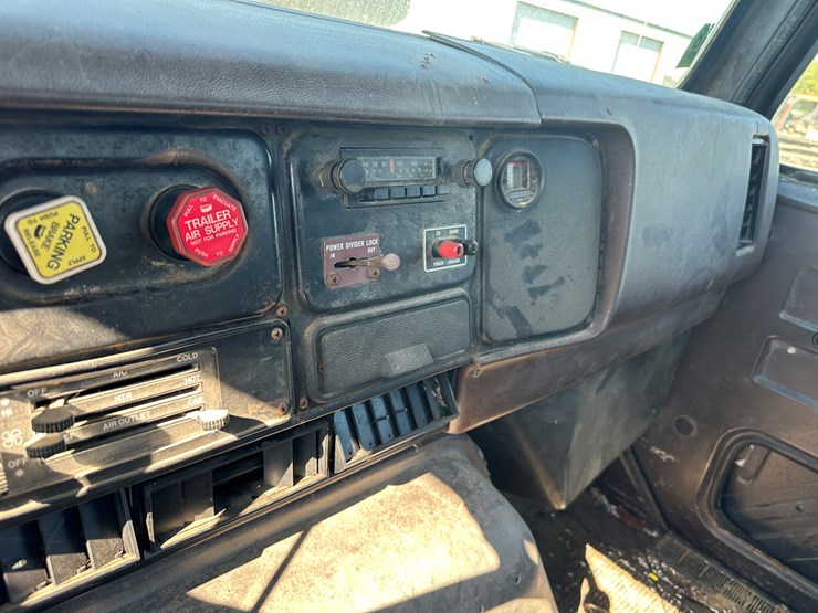 #32744-•-1989-international-f-2575-t/a-daycab-truck-tractor-vin:-1hszjg2r7kh666552-image-69