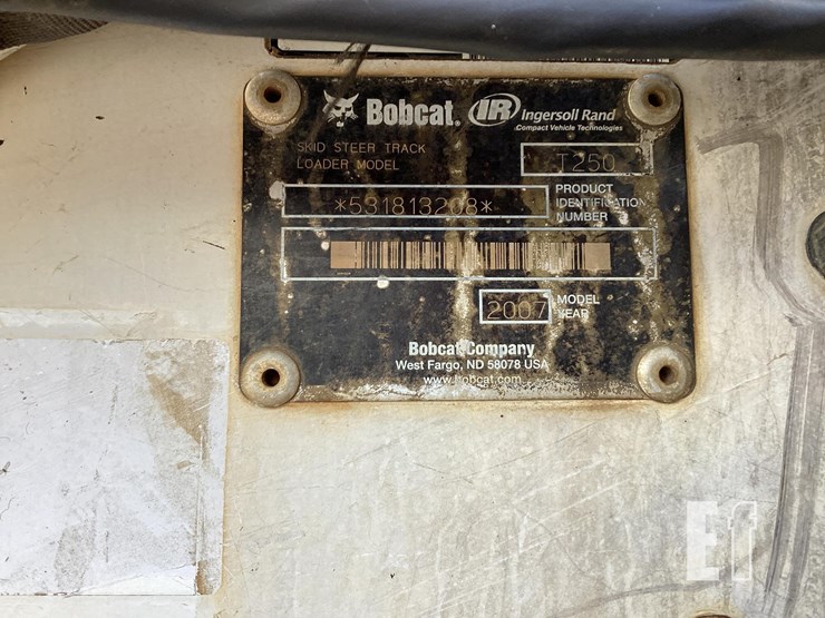 2007-bobcat-t250-image-21