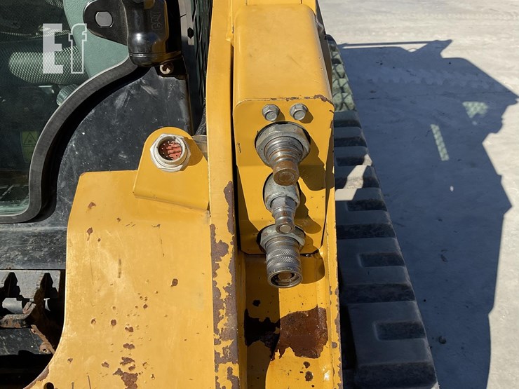 2020-caterpillar-259d3-image-13