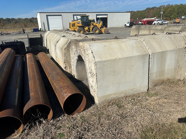 #32729-•-lot-of-(7)-~57"x80"-concrete-culvert-sectionss-image-7