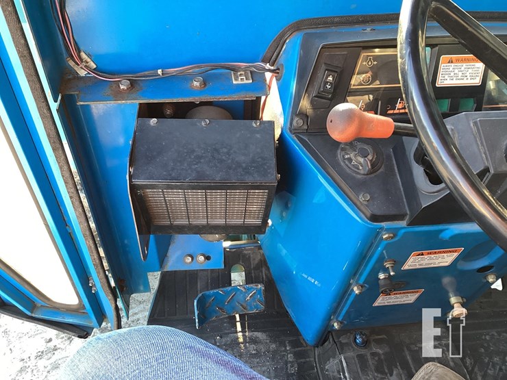 2000-new-holland-2120-image-17