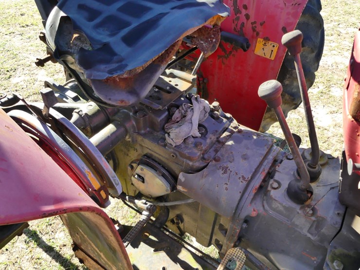 massey-ferguson-240-image-12