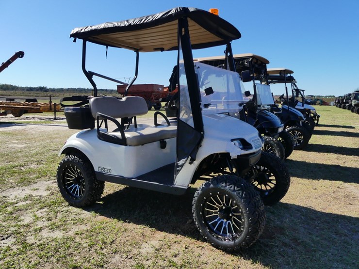 ez-go-electric-golf-cart-image-2