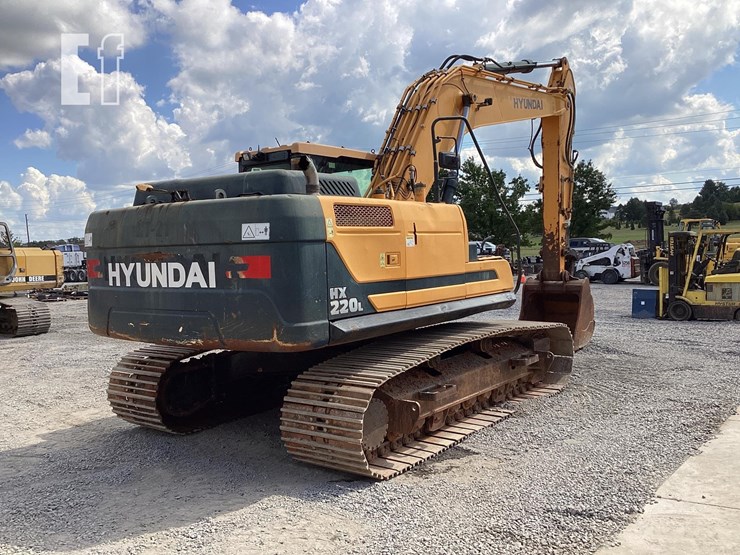 2021-hyundai-hx220l-image-5