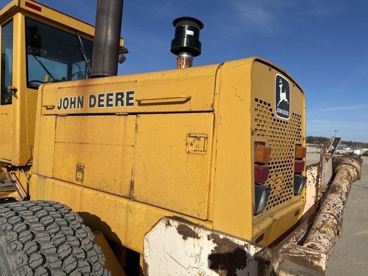 1989-john-deere-6-image-29