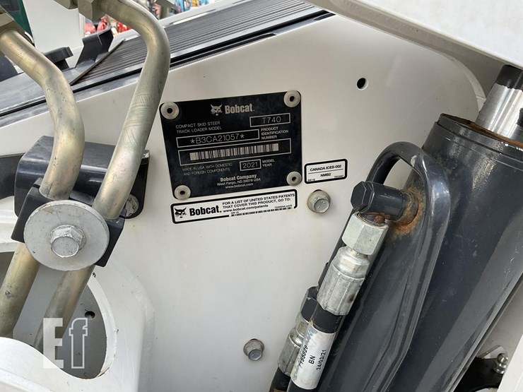 2021-bobcat-t740-image-21