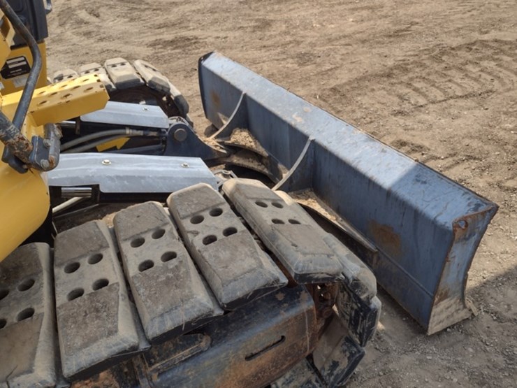 19-deere-135g-image-24