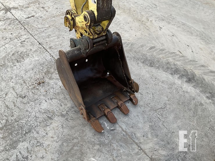 2008-yanmar-vio27-image-9