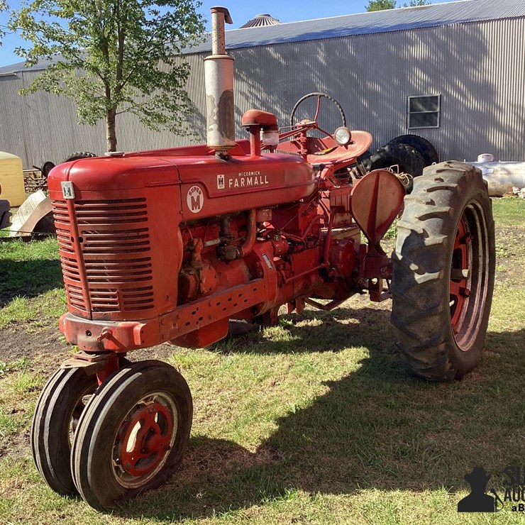 1953 Farmall Super M 2WD Tractor
