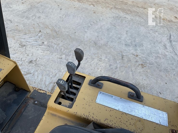 1990-caterpillar-t50d-image-12