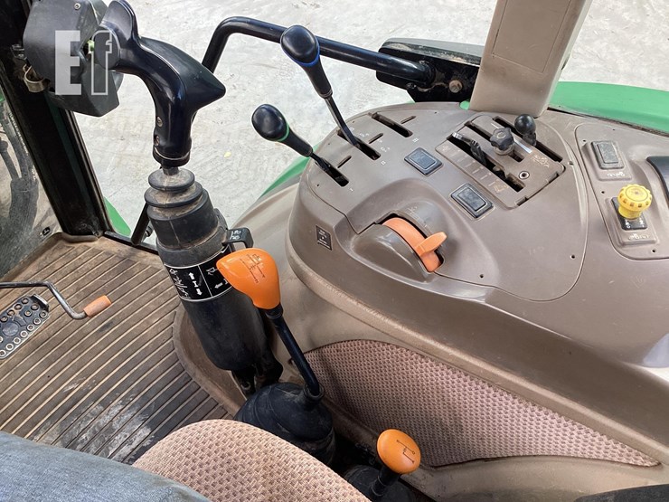 2014-john-deere-5100e-image-15