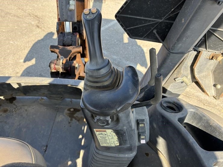 2018-case-580sn-image-27