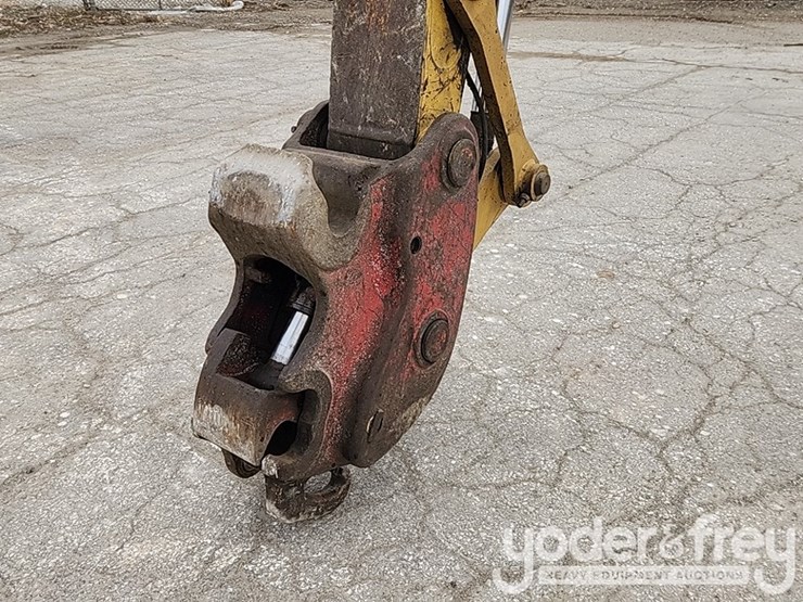 2013-komatsu-pc228us-lc-8-image-18