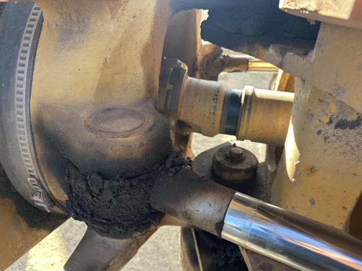 2005-caterpillar-740-image-26