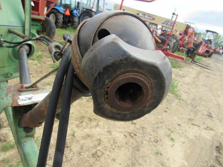 john-deere-337-image-3