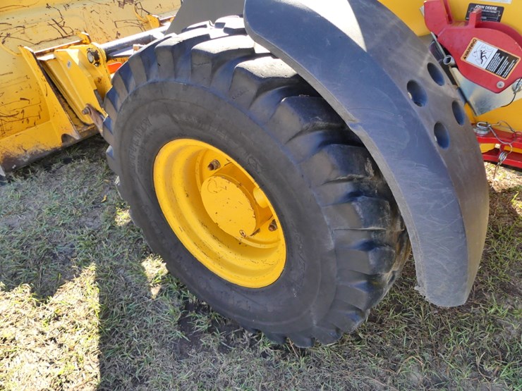 2021-deere-204l-image-14