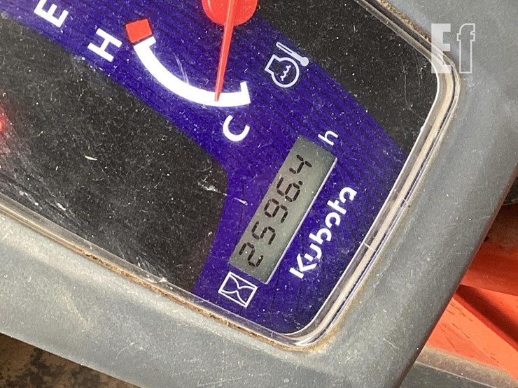 2022-kubota-ssv75-image-18