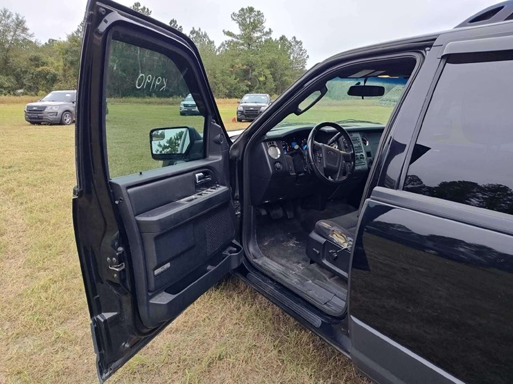 2016-ford-expedition-image-17