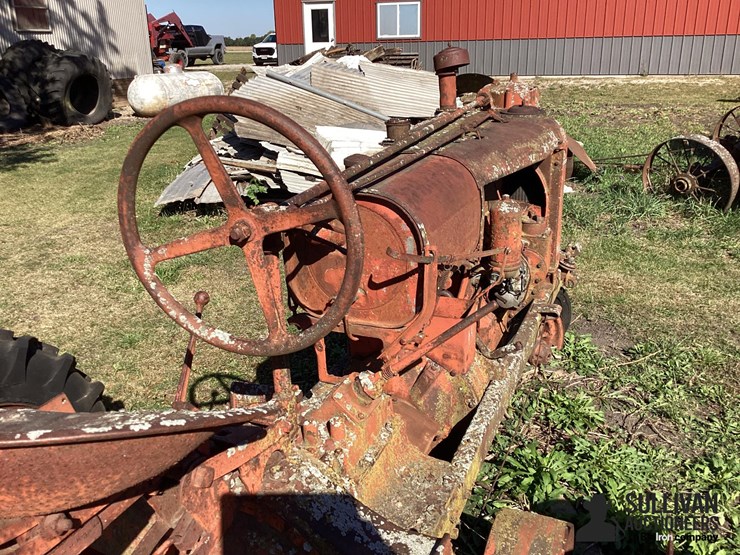farmall-2wd-tractor-image-16