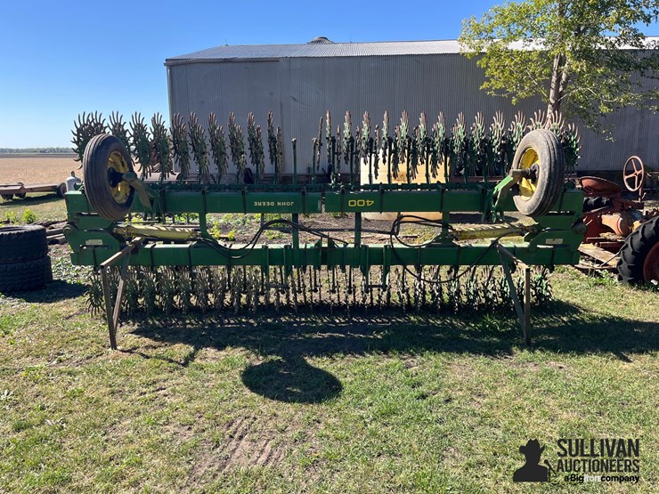 john-deere-400-image-2