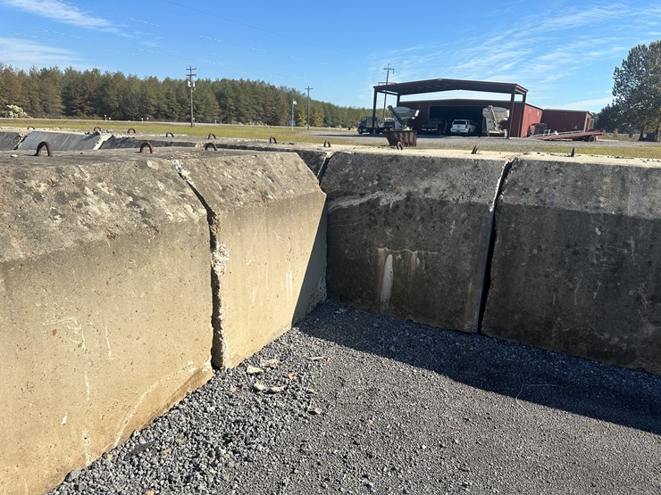 #32728-•-lot-of-(13)-~57"x80"-concrete-culvert-sectionss-image-18