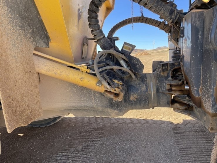 2021-komatsu-hm400-image-16