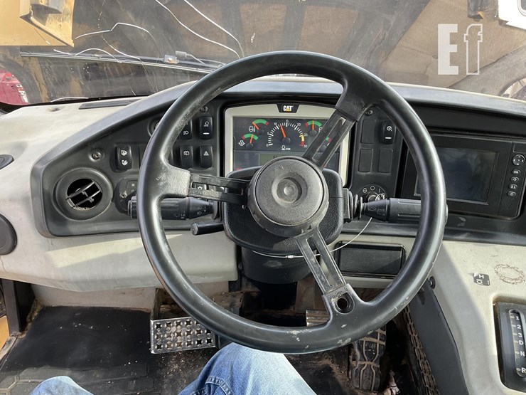 2013-caterpillar-740b-image-13