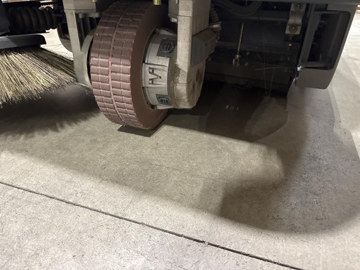 #3874-•-power-boss-apex-47-ride-on-sweeper-image-19