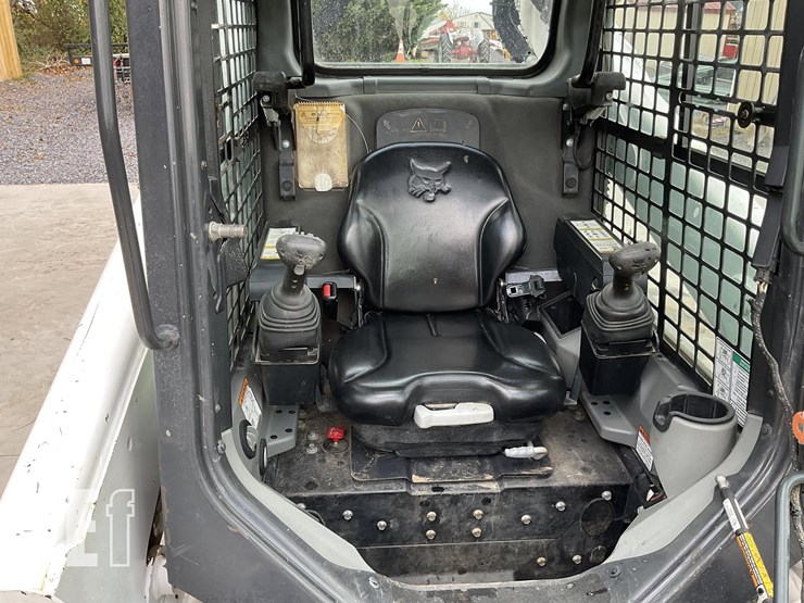 2021-bobcat-t740-image-12