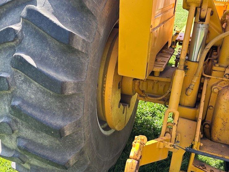 minneapolis-moline-g1355-image-31