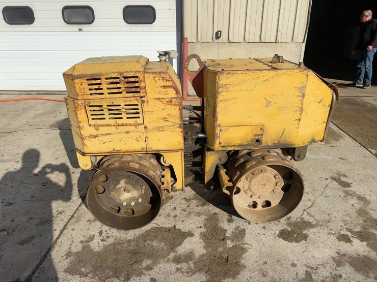 wacker-neuson-articulated-vibratory-trench-compactor-image-2