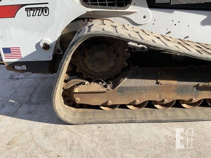 2020-bobcat-t770-image-12