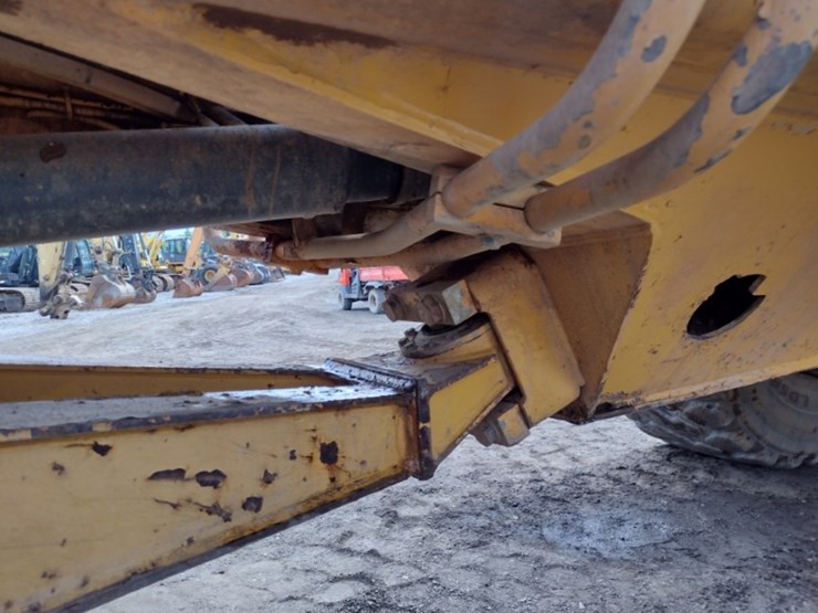 2003-volvo-a40d-image-39